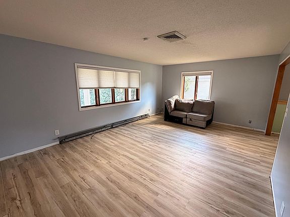 4th image of 422 28th St S