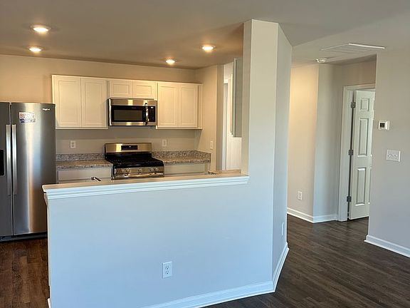 5th image of 125 Coleman Way