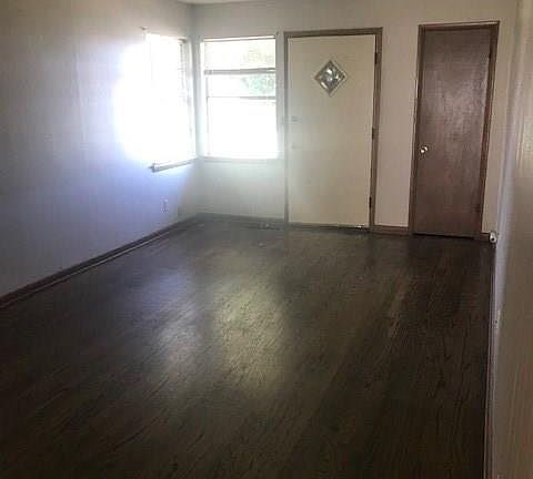 2nd image of 1305 Dianna Dr