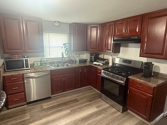 4th image of 33 Funston Ave