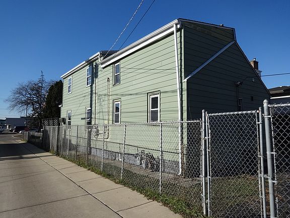 4th image of 1911 N 19th Ave