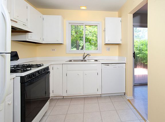 3rd image of 5159 Kingston Dr