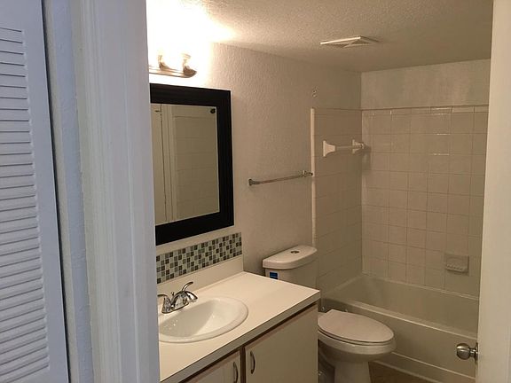 2nd image of 2208 Antigua Pl APT 921