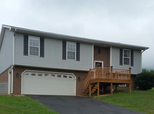 226 Gala Dr, Roanoke, VA 24019