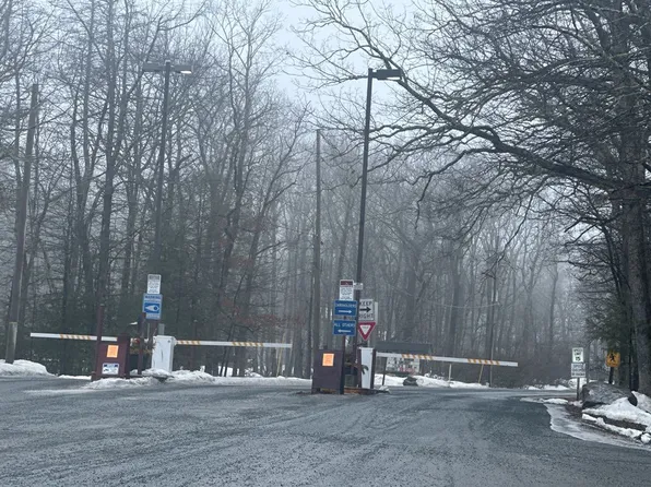 126 Cayuga Trl, Milford, PA 18337