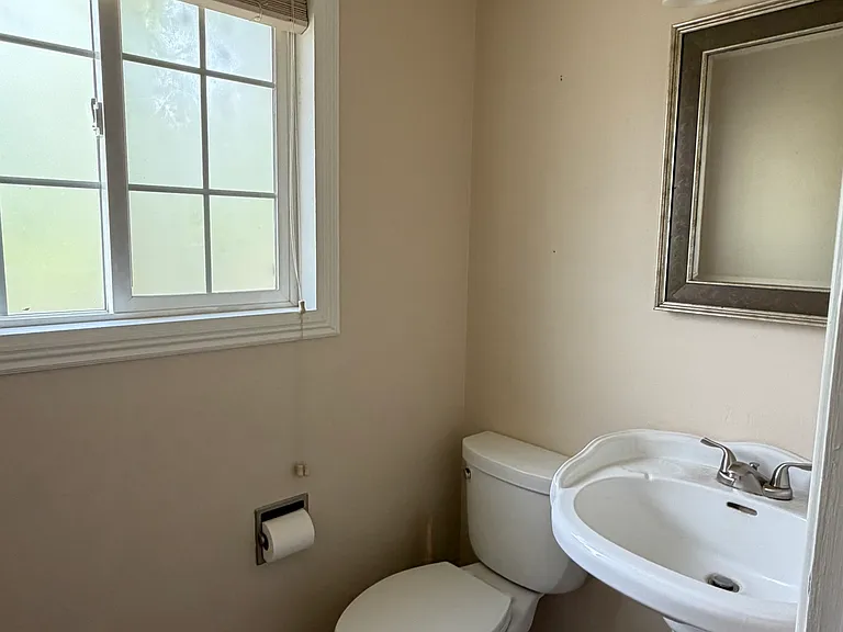2920 N Pauley Dr — Photo 5