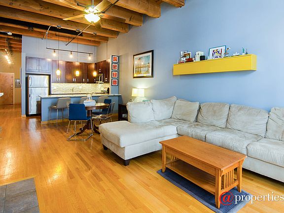 Kitchen / Living Room