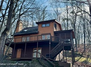 119 Durham Dr, Bushkill, PA 18324