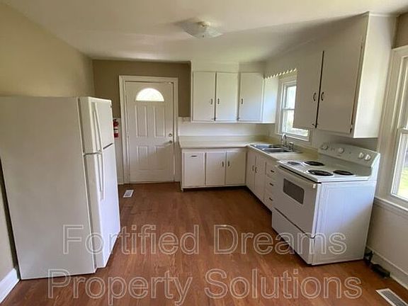 4th image of 3635 Hemlock Dr