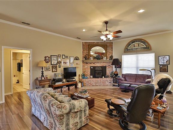 3rd image of 4566 Cougar Way