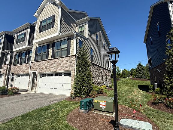 2nd image of 141 Laurel Place Ln