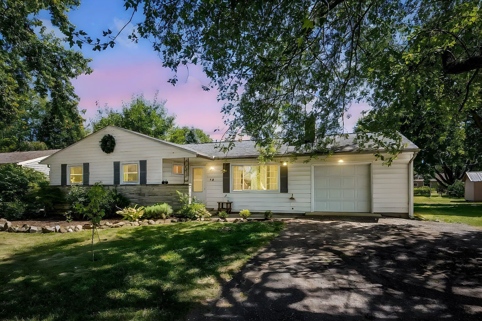 78 Grandview Ave photo 1