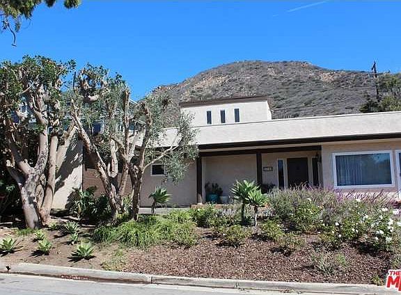 2nd image of 31769 Cottontail Ln
