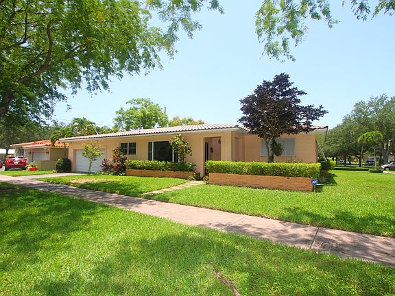 5th image of 900 Paradiso Ave