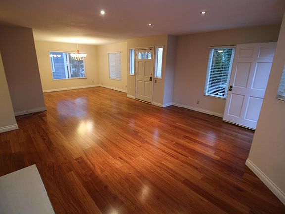 3rd image of 76 N Sierra Bonita Ave APT 1
