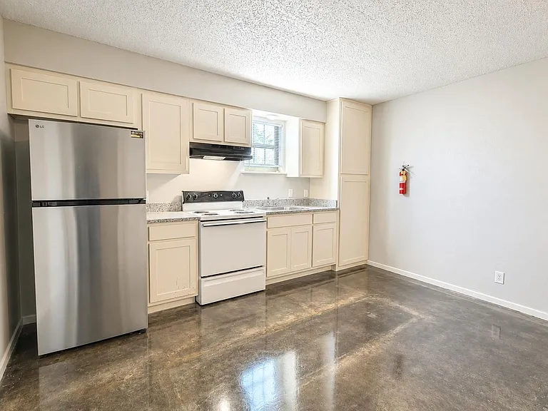 San Antonio St. Lofts — Photo 1
