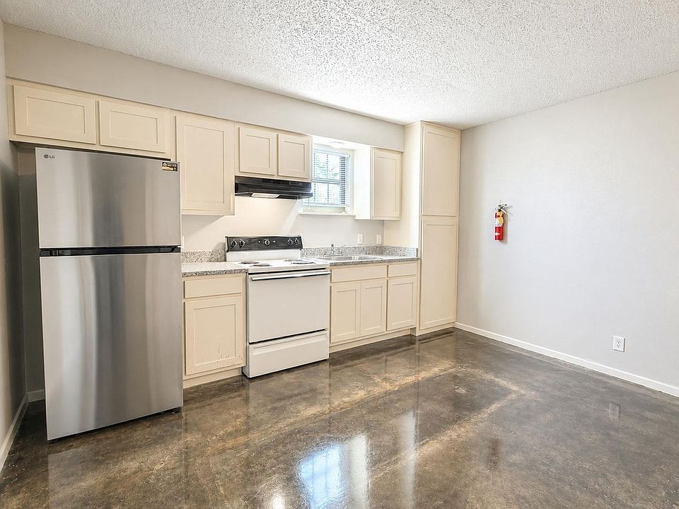 1st image of 2909 San Antonio St #2