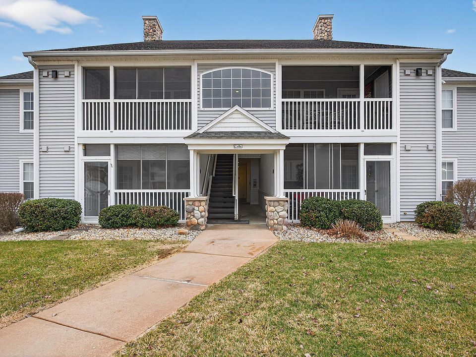 1st image of 758 W Barrington Cir