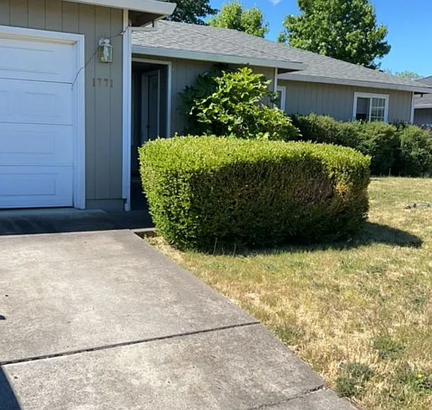 1771 Tanglewood Ln — Photo 2
