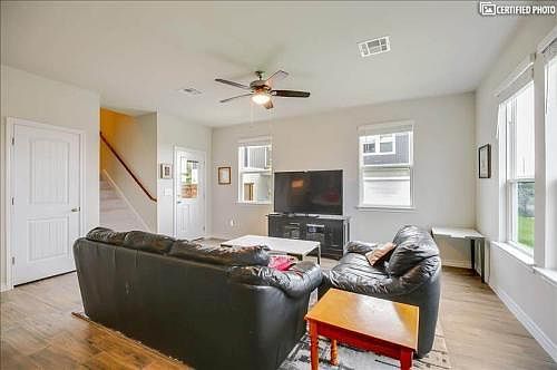 3rd image of 4823 Star Jasmine Dr