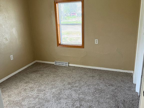 5th image of 520 W Clay St