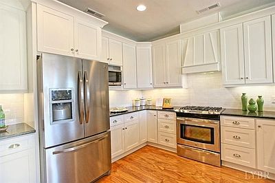 5th image of 106 Clipton Ct