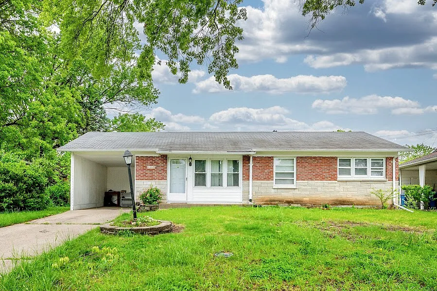 4469 Mohegan Dr