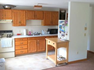 196 N Pleasant St APT 4, Amherst, MA 01002