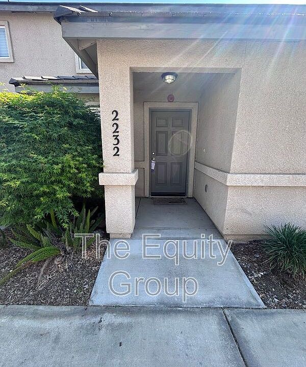 1st image of 2232 W Lark Ave