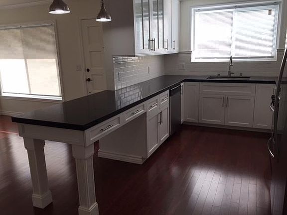 3rd image of 216 Northwood Dr