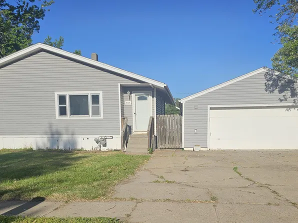 4324 N 13th St, Carter Lake, IA 51510