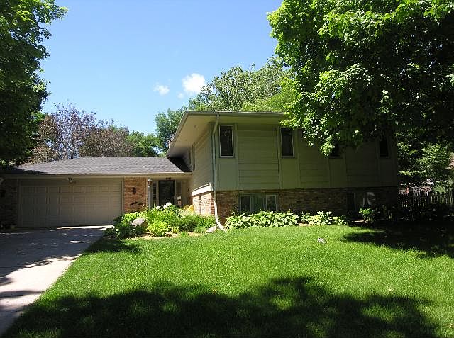 1st image of 2325 Fountain Ln N
