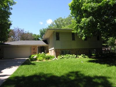2325 Fountain Ln N, Plymouth, MN, 55447