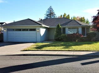 697 Shadow Wood Dr, Medford, OR 97501