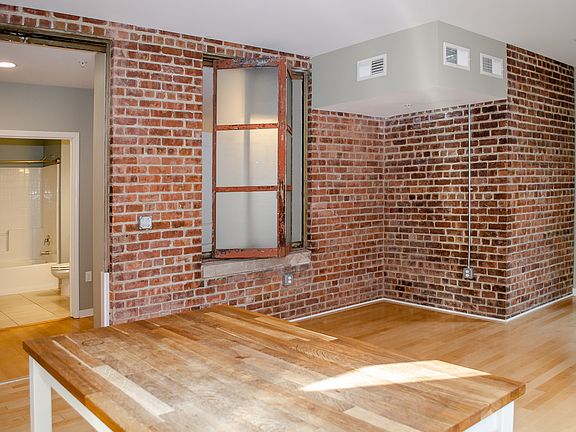 5th image of 306 S 15th St #17389552