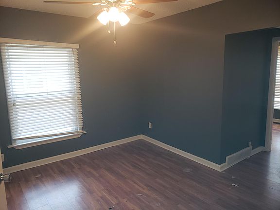 4th image of 445 W Park Ave