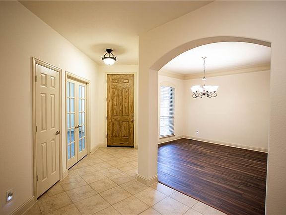 4th image of 609 Kiowa Dr
