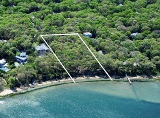 22 Duke Dr, East Hampton, NY 11937