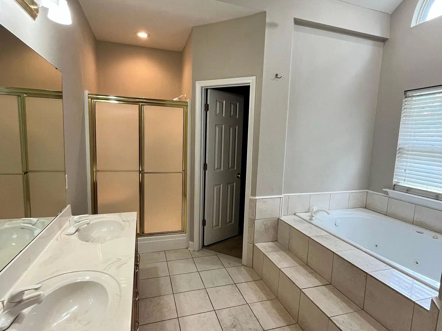 3 bed, 2.5 bath, 2103 sqft, $1,850 — Photo 1