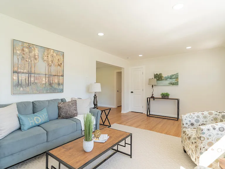 913 Woodmore Ter — Photo 18