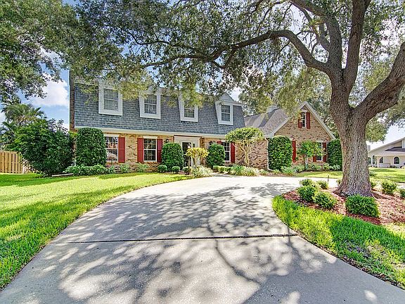 2nd image of 1302 Aventura Way