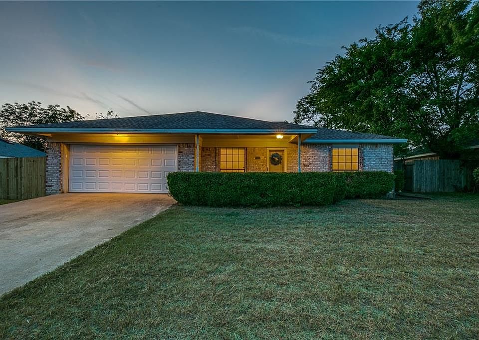 1st image of 1305 Aviary Dr