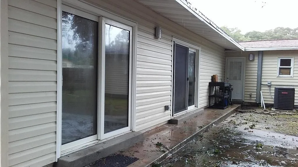 2 bed, 1000 sqft, $1,400 — Photo 3