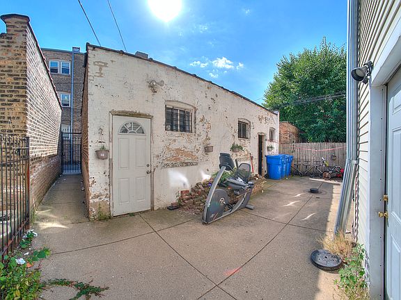 4th image of 2217 W Rosemont Ave