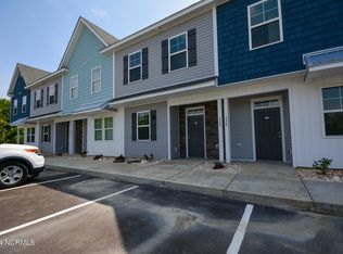 330 Starfish Ln, Sneads Ferry, NC 28460
