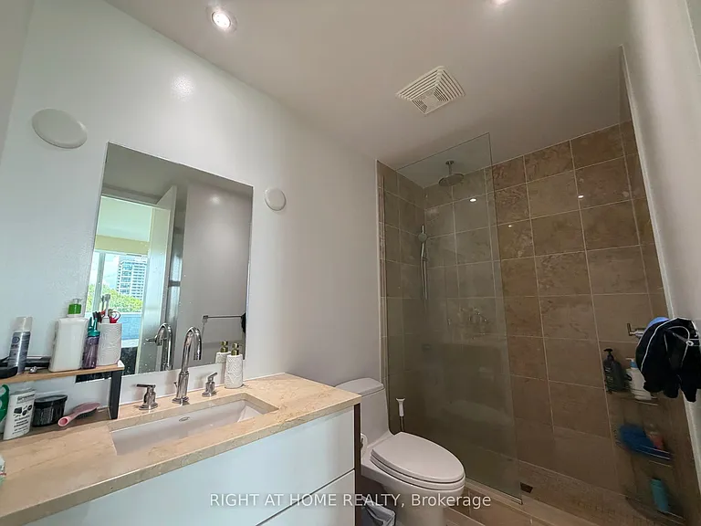 111 Champagne Ave S #309 — Photo 9