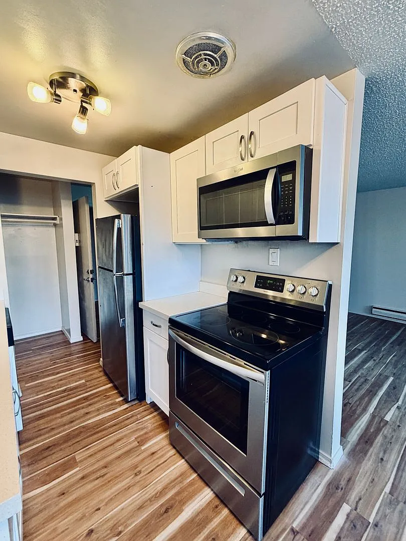 8401 Rainier Pl S — Photo 1