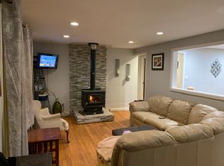 410 Valleyview Dr, Pittsburgh, PA