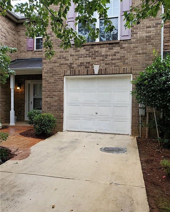 1st image of 160 Fern Crest Dr