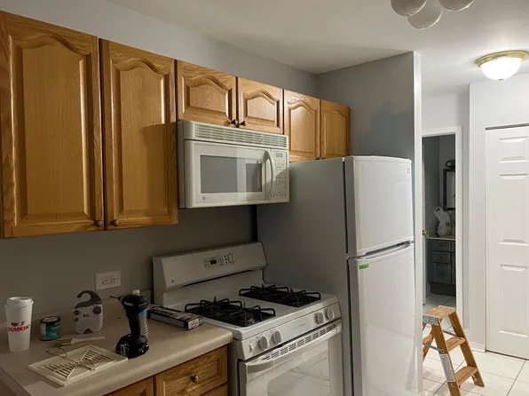 1147 Miller Ln, Buffalo Grove, IL 60089